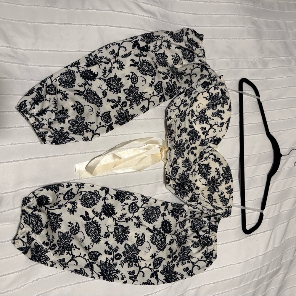New Floral Off-Shoulder Top with Ribbon Tie